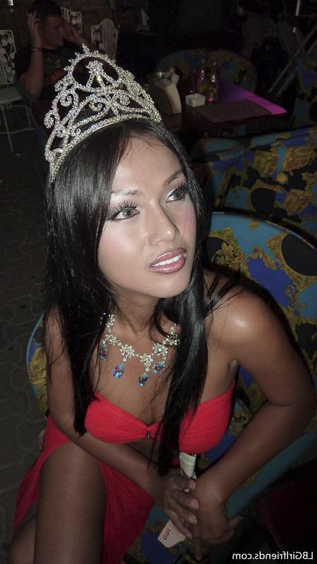 15P Amateur Ladyboy Girlfriends Flashing On The Streets Of Bangkok Shemale Babes