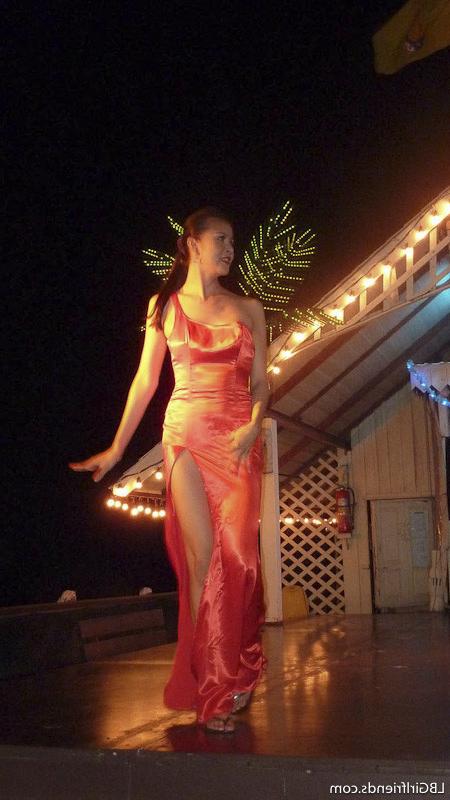15P Amateur Ladyboy Girlfriends Flashing On The Streets Of Bangkok Shemale Babes