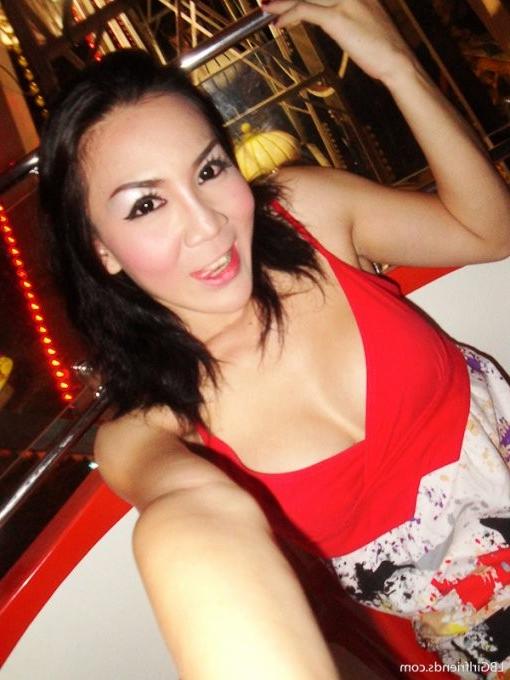 15P Hot Amateur Ladyboy Girlfriend Flashing In Public Shemale Babe