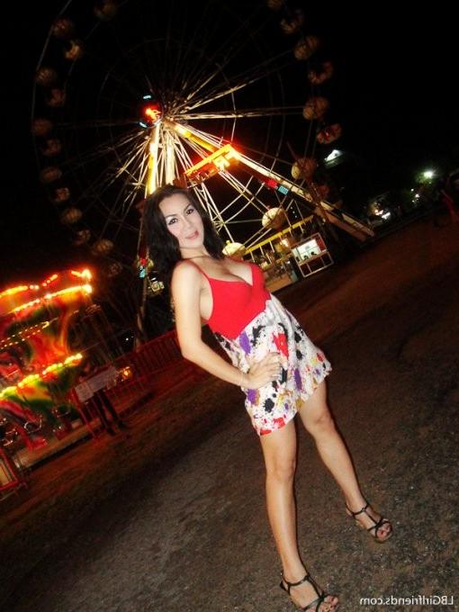 15P Hot Amateur Ladyboy Girlfriend Flashing In Public Shemale Babe