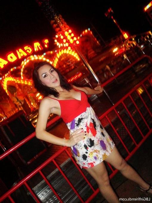 15P Hot Amateur Ladyboy Girlfriend Flashing In Public Shemale Babe