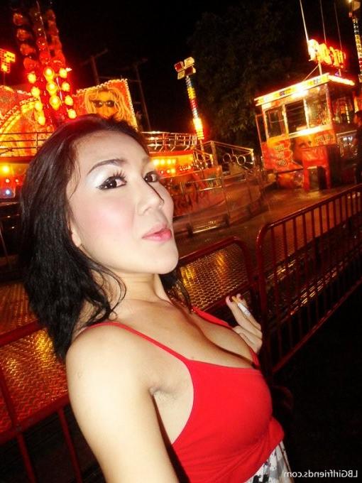15P Hot Amateur Ladyboy Girlfriend Flashing In Public Shemale Babe