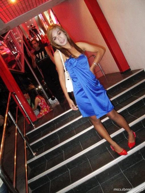 15P Sweet Amateur Ladyboy Girlfriend Flashing Her Big Shemale Dick
