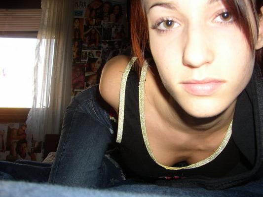 15P Amateur teen masturbates for the camera
