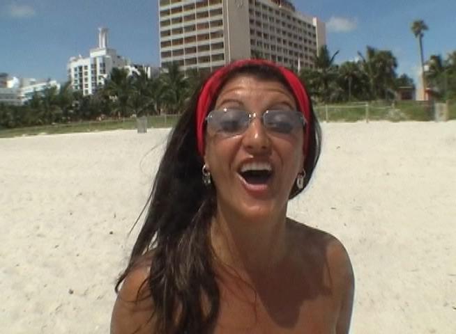 16P hot amateur milf picked on the beach knows how to fuck right