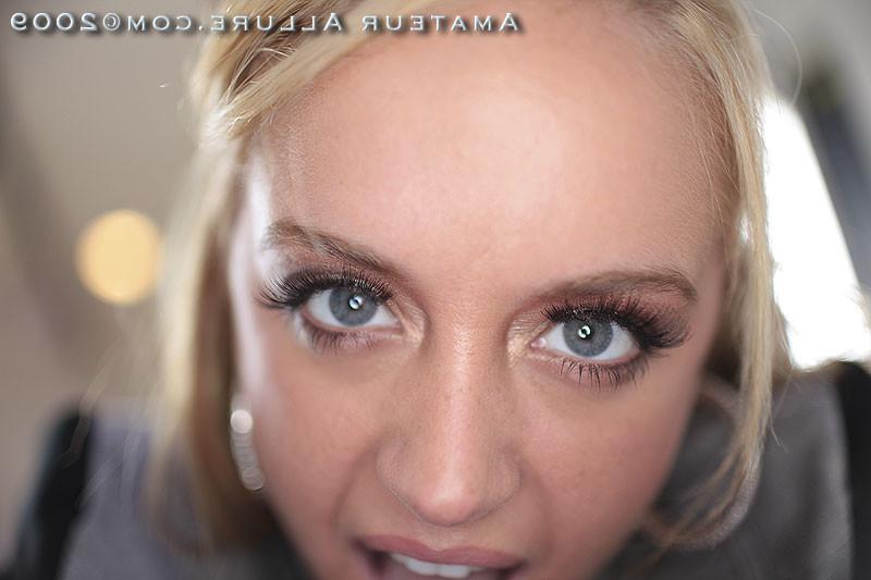 20P Lucky cock drops a big load a blonde cuties awaiting tongue