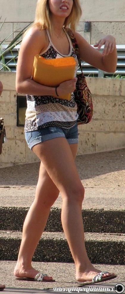 15P Beautiful amateur teen stripping and teasing with no shame