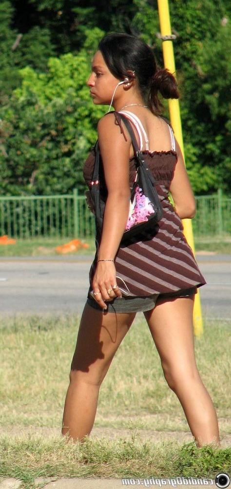 15P Beautiful amateur teen stripping and teasing with no shame