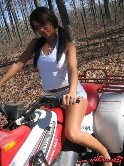 16P amateur teen babe Raven Riley posing outside
