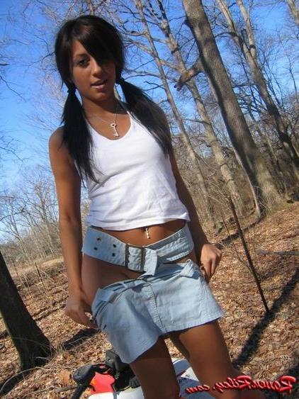 16P amateur teen babe Raven Riley posing outside