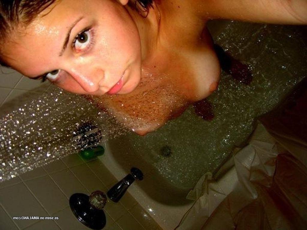15P Amateur girlfriends show off barely legal bodies