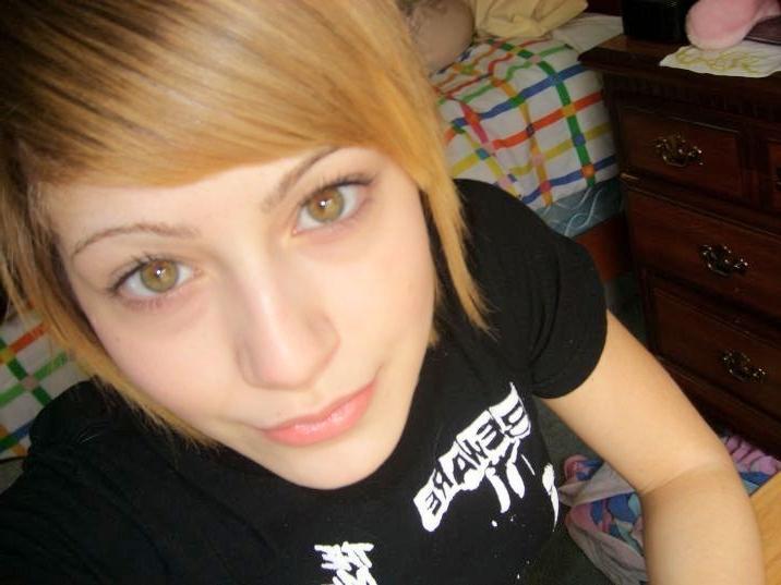 15P Emo amateur teen gfs teasing in panties