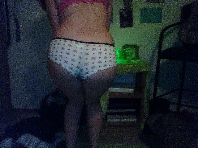 15P Amateur teen girlfriends taking off their panties