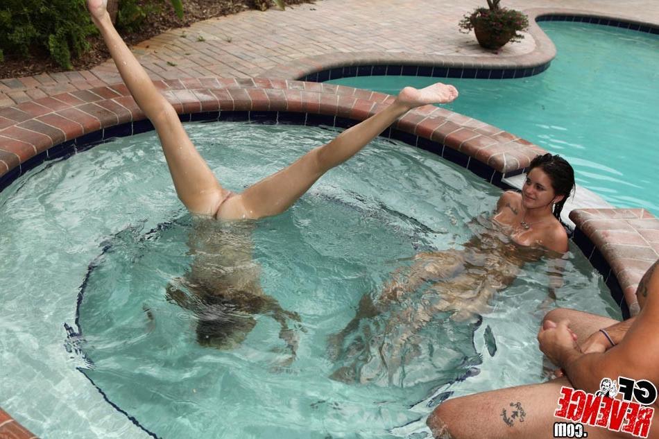 15P Candid snapshots of real amateur teen girlfriends