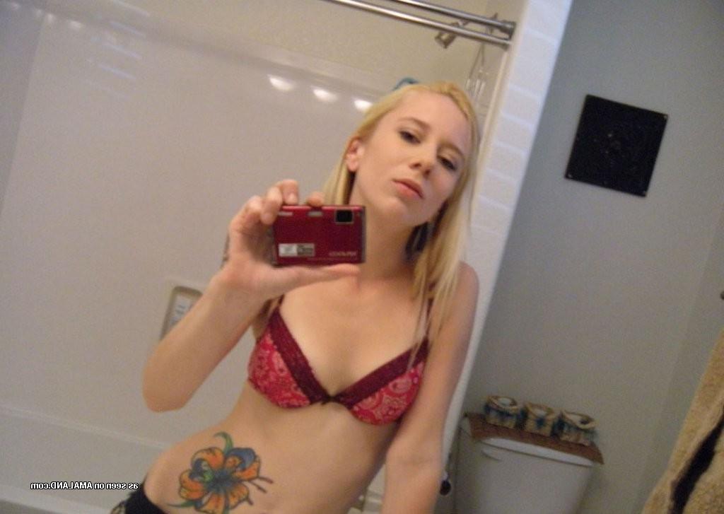 15P Skinny amateur teen self shooting in the mirror