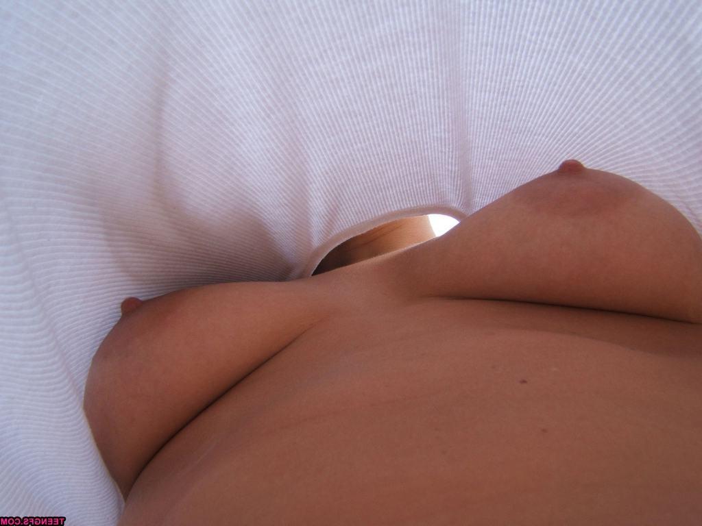 15P Delicious amateur teen girlfriend shows her pussy