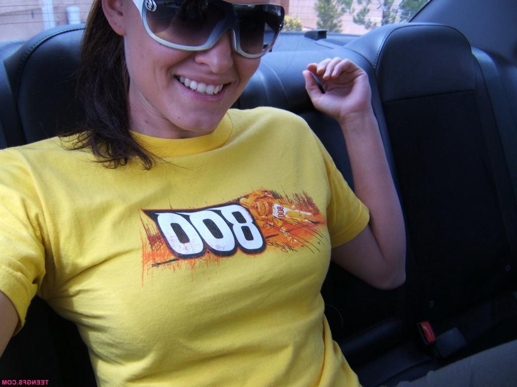 15P Amateur teen GF takes snapshots of her pussy in backseat of car