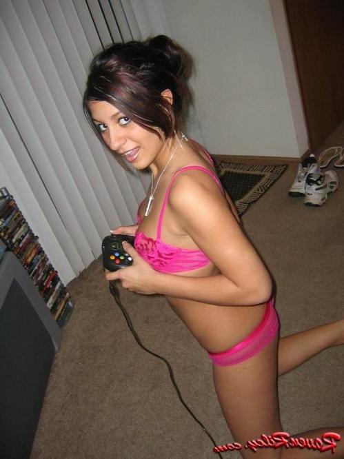 16P sexy amateur teen babe in panties and bra