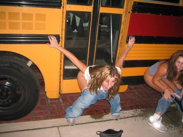 20P Amateur teen girls peeing