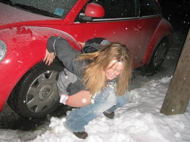 20P Amateur teen girls peeing