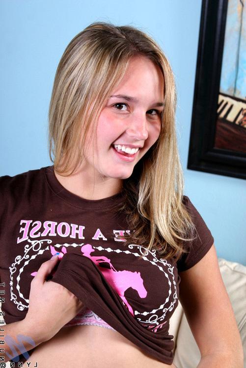 13P Amateur teen hand covers fresh nude body