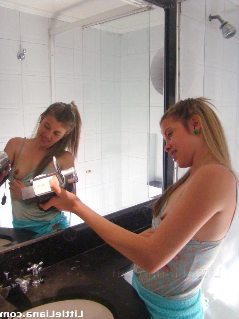16P A perfect teen babe filming her own naked body
