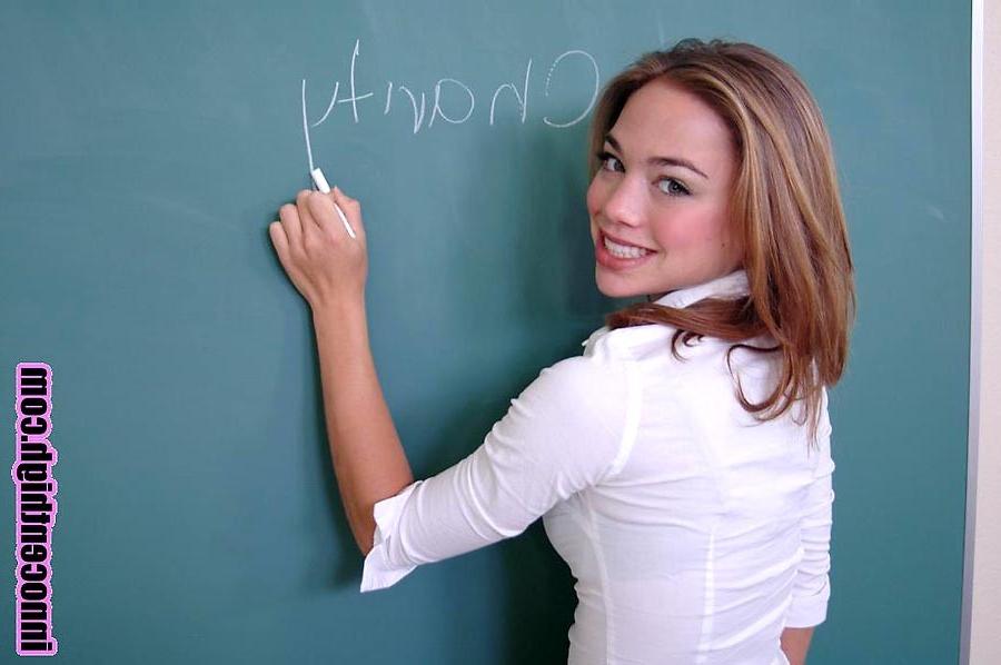 15P Amazing schoolgirl is using her perfect slim body