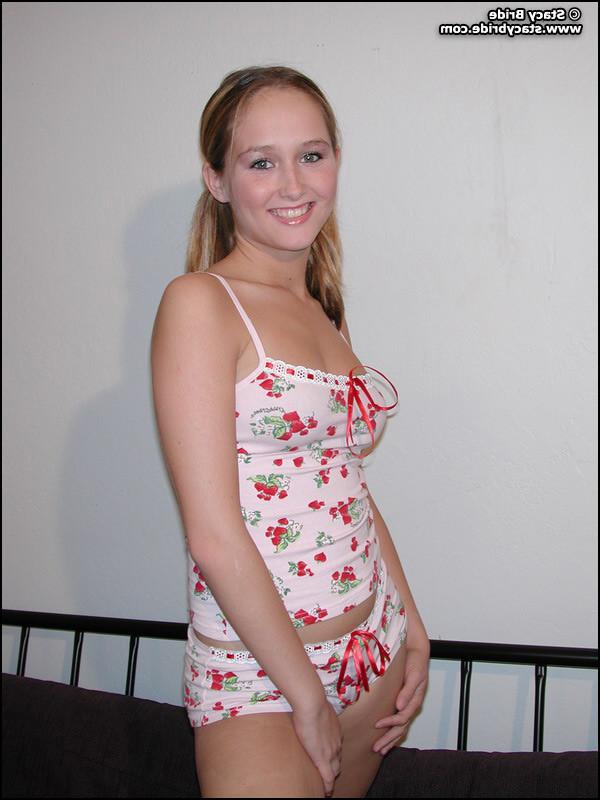 16P Hot amateur teen with perky tits