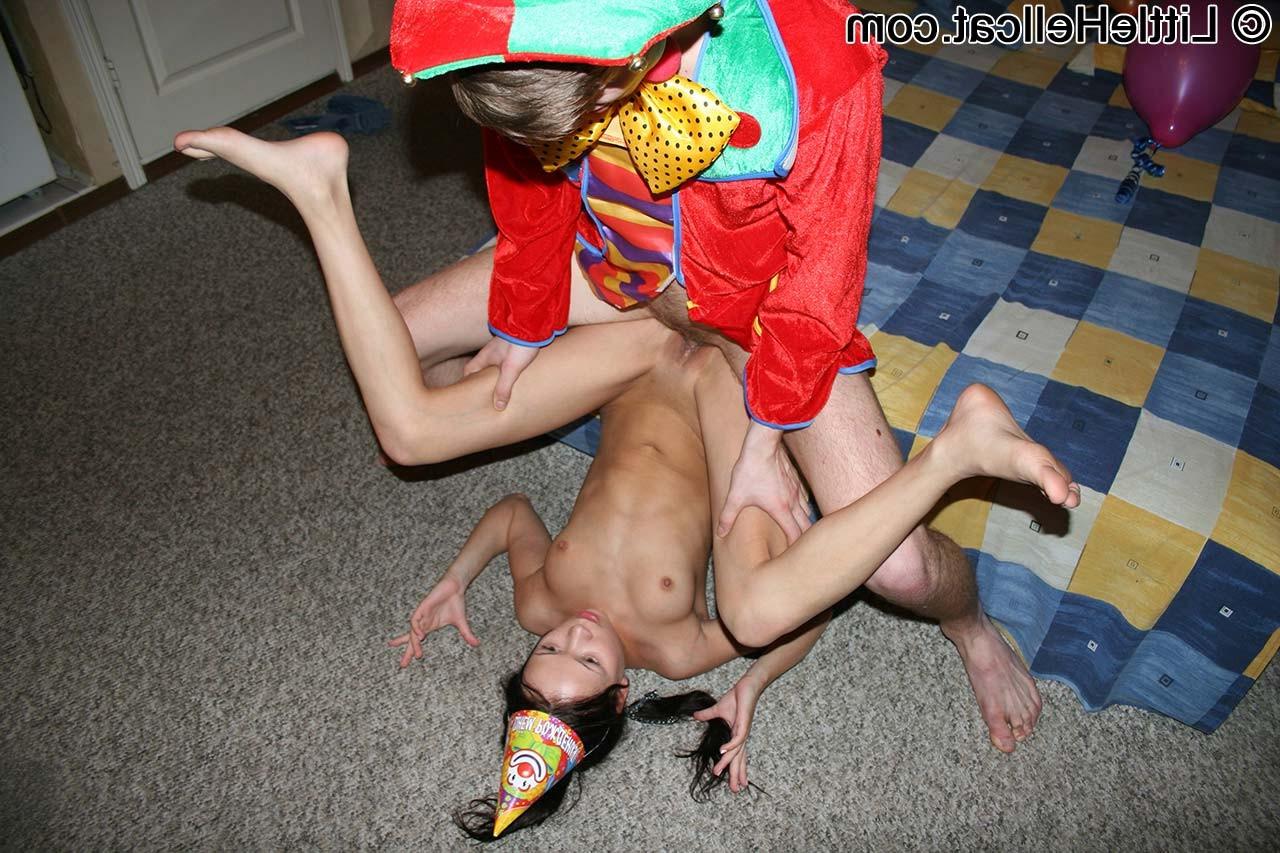 16P Tiny amateur teen girl fucks birthday clown