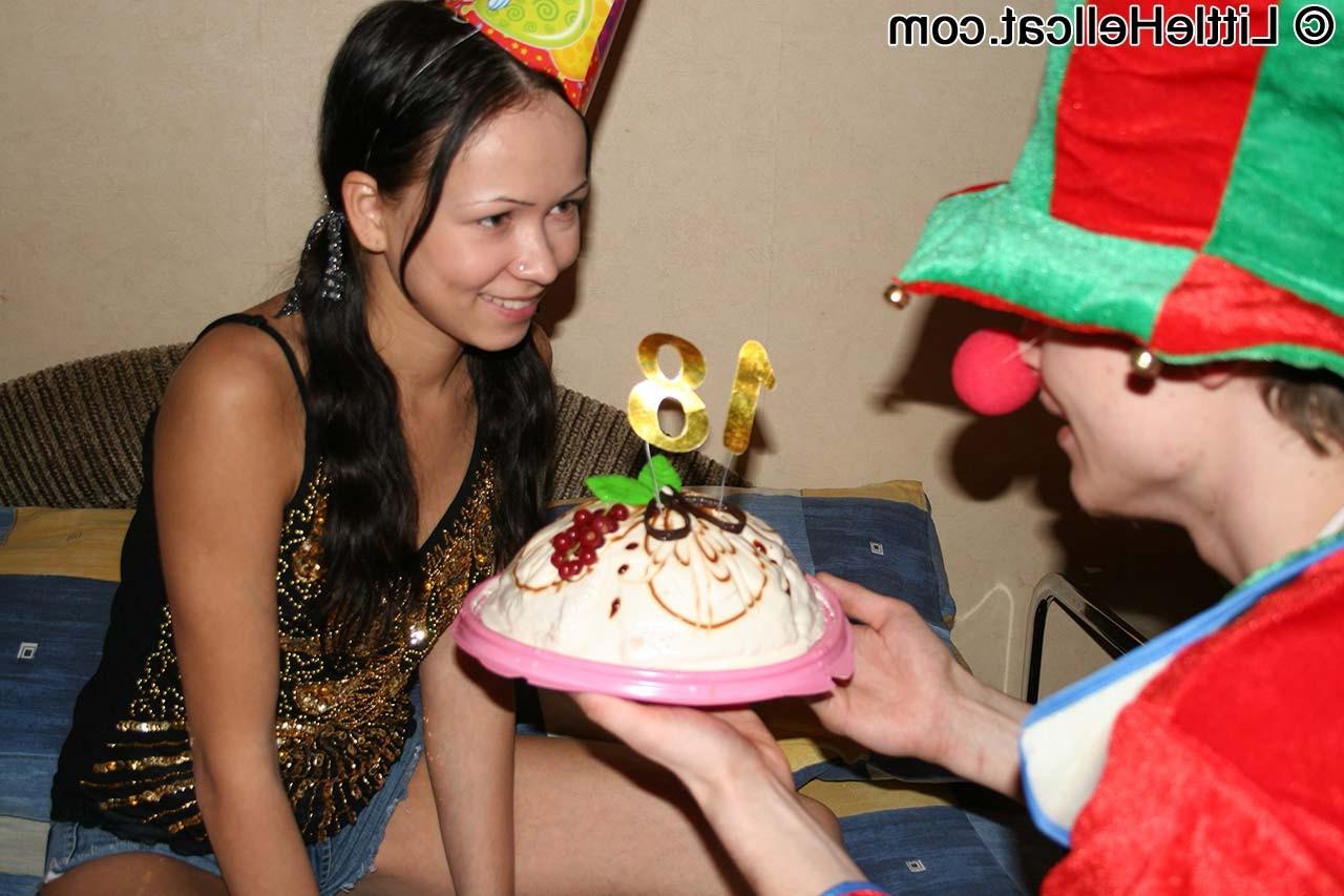 16P Tiny amateur teen girl fucks birthday clown