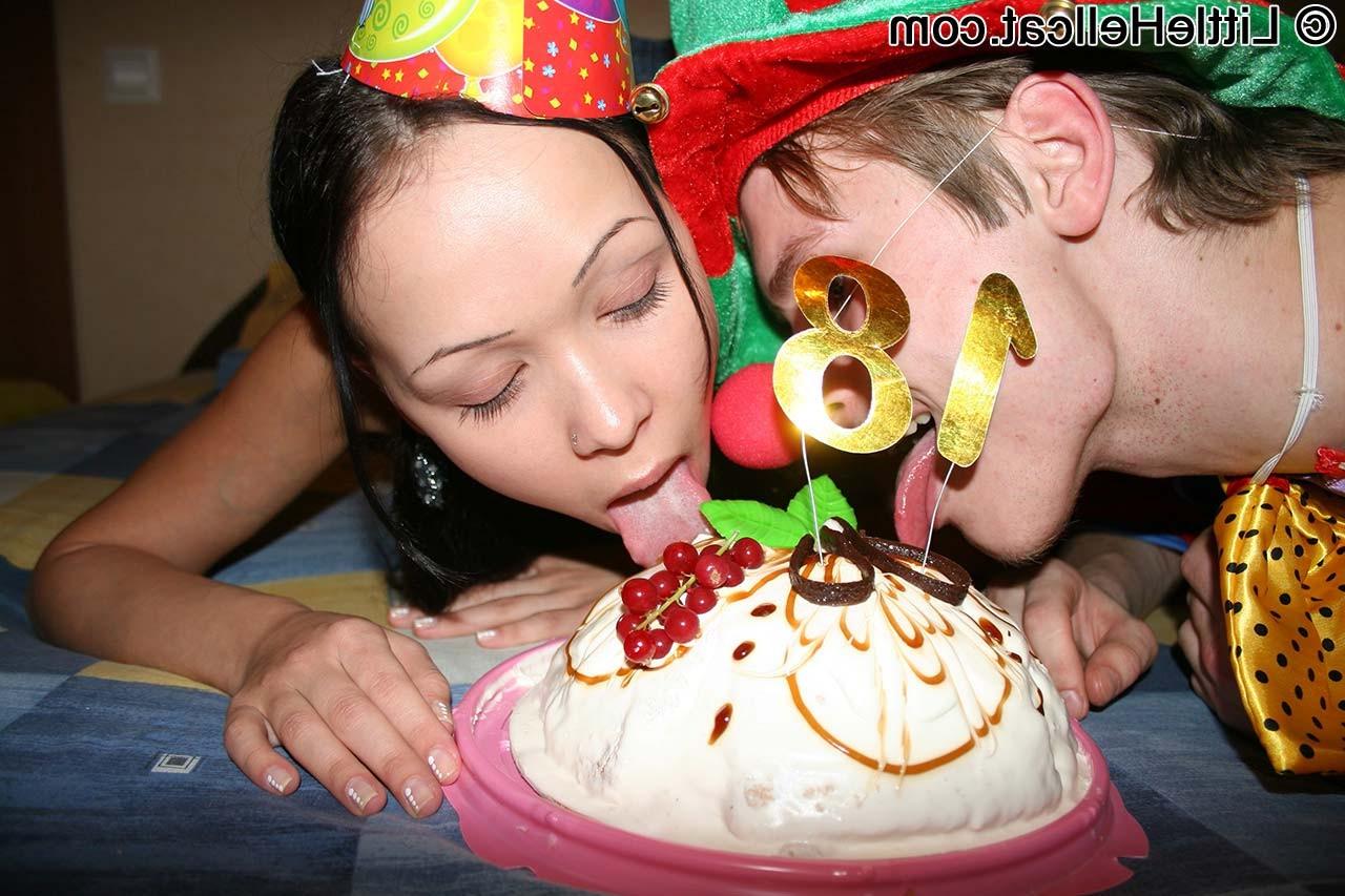 16P Tiny amateur teen girl fucks birthday clown