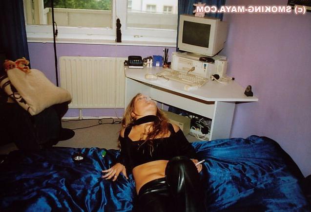 16P Amateur teen smoking cigarette
