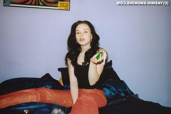 16P Amateur teen smoking on the bed