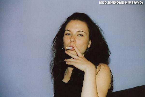 16P Amateur teen smoking on the bed