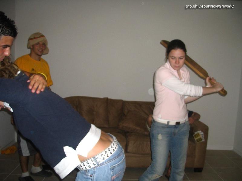 20P Amateur teen girls spanked