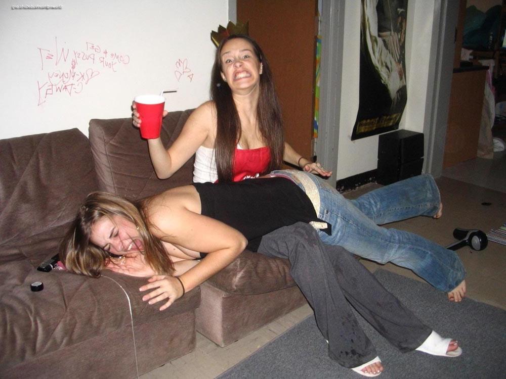 20P Amateur teen girls spanked