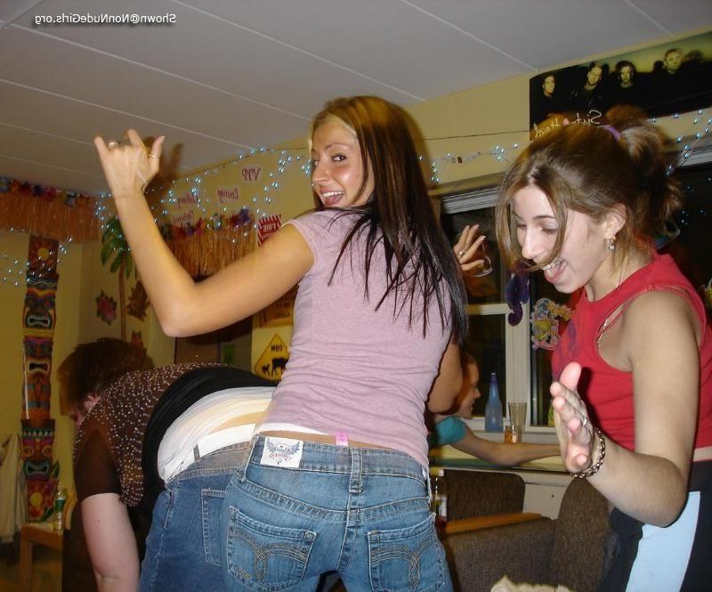 20P Amateur teen girls spanked