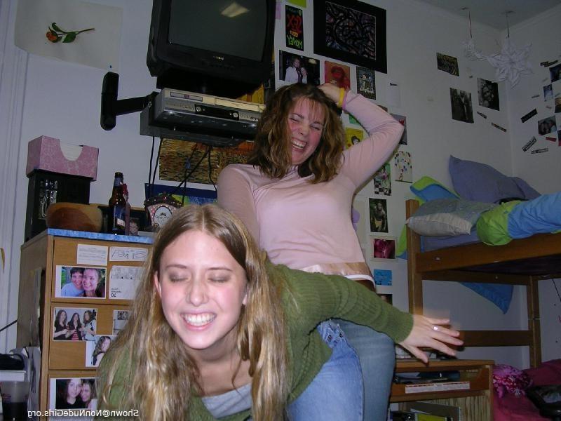 20P Amateur teen girls spanked