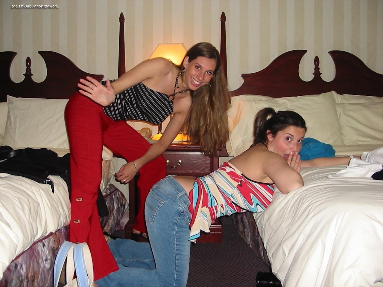 20P Amateur teen girls spanked