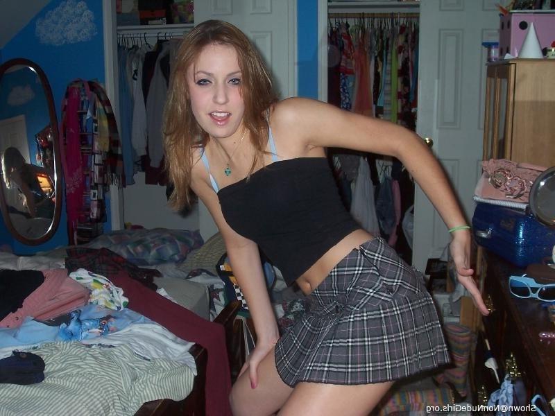 20P Amateur teen girls spanked