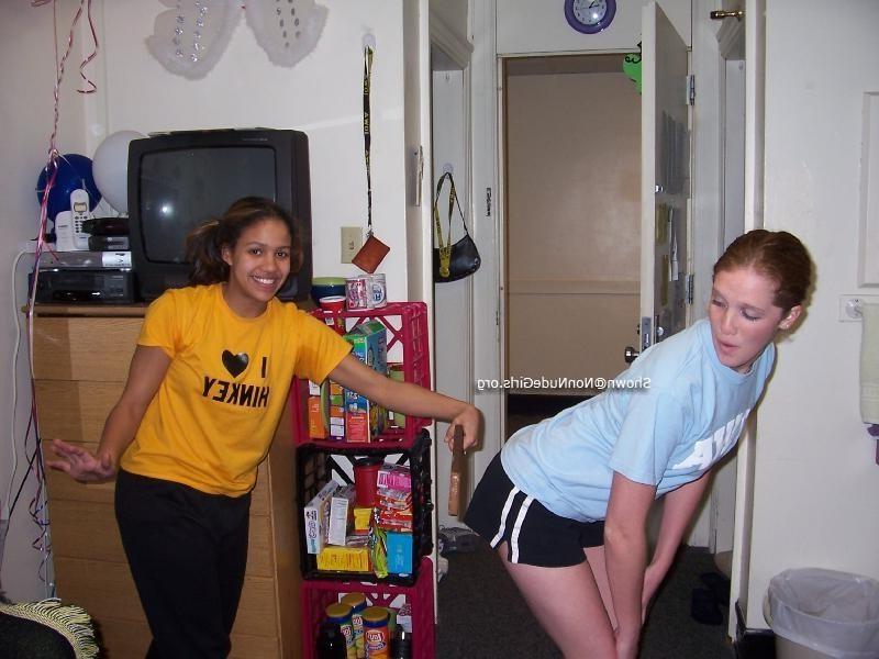 20P Amateur teen girls spanked