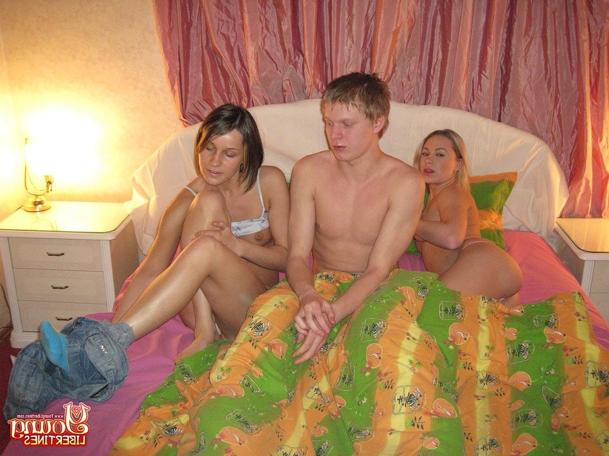 16P Amateur teen threesome sex