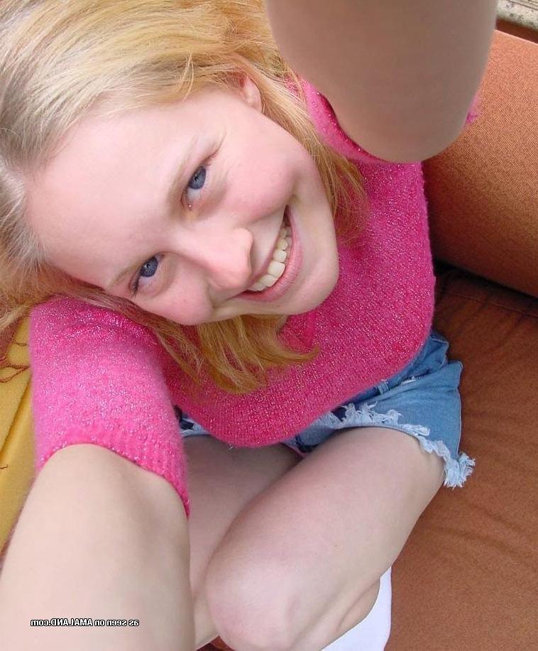 15P Busty amateur teen girlfriend snaps pix while stripping outdoors