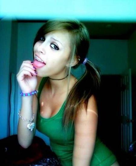 15P Selfshot amateur teen girlfriends with braces