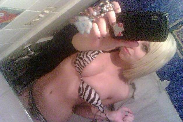 15P Selfshot amateur teen girlfriends with braces