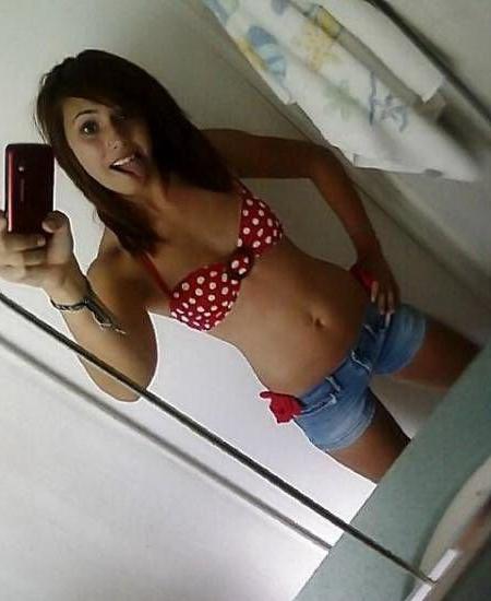 15P Selfshot amateur teen girlfriends with braces