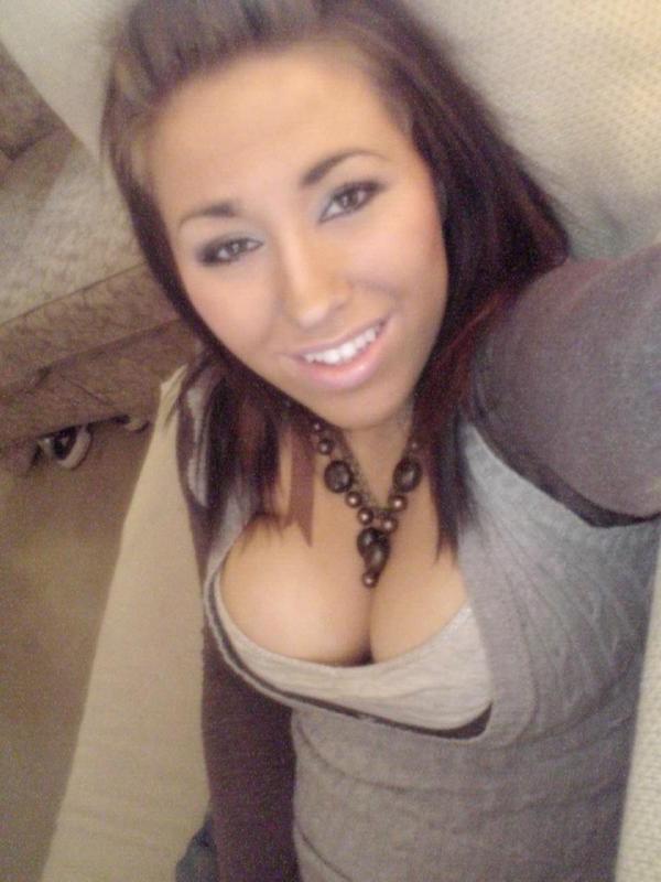 15P Selfshot amateur teen girlfriends with braces