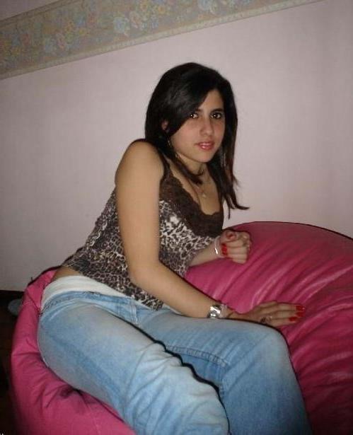 15P Pretty amateur teen stripping and posing for you with no shame