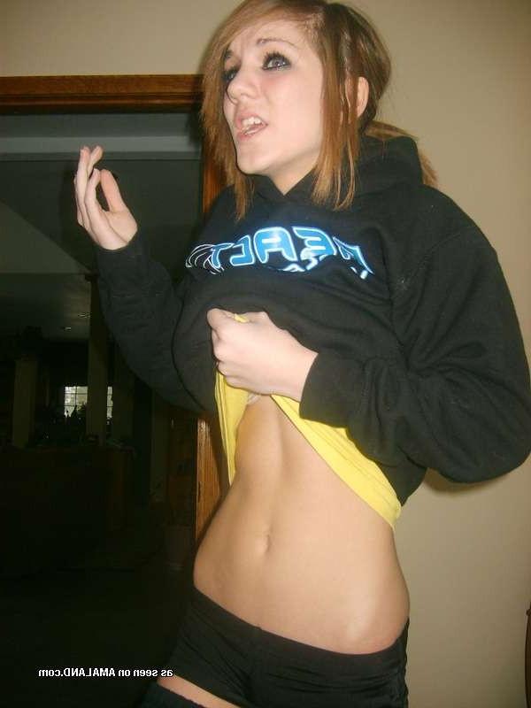 15P Incredible amateur teen girlfriend assortment of homemade photos