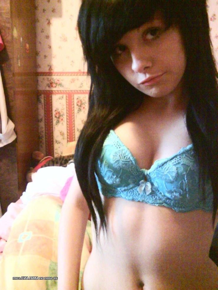 15P Selfpic amateur teen gfs teasing in panties